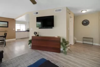 Photo #5: 225083043 Listing 