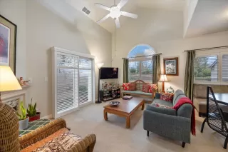 Photo #4: 225083221 Listing 