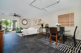 Photo #2: 225083529 Listing