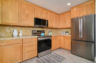 Photo #2: 225083548 Listing 