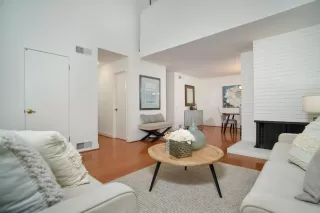 Photo #5: 225083548 Listing 