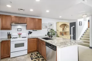 Photo #3: 225083703 Listing 