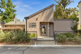 Photo #1: 225083858 Listing