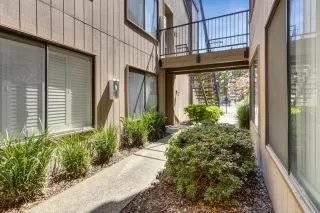 Photo #2: 225083858 Listing