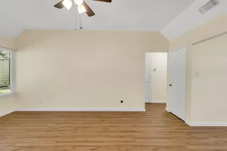 Photo #4: 225084193 Listing 