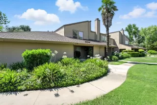 Photo #4: 225084352 Listing