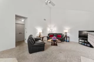 Photo #6: 225084535 Listing