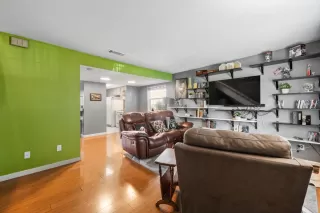 Photo #3: 225084831 Listing