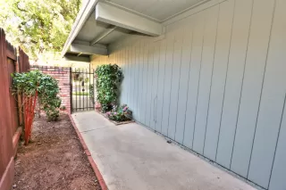 Photo #2: 225084982 Listing 