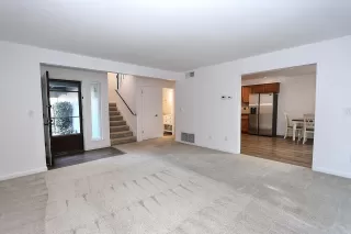 Photo #3: 225084982 Listing 