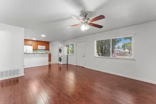 Photo #2: 225085635 Listing 