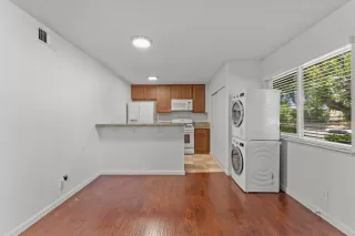 Photo #4: 225085635 Listing 