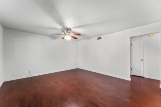 Photo #6: 225085635 Listing 