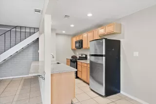 Photo #3: 225085664 Listing