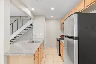 Photo #4: 225085664 Listing