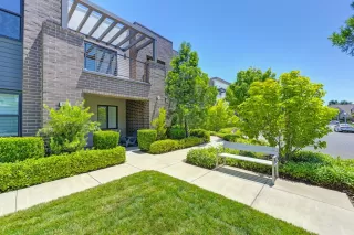 Photo #6: 225085962 Listing