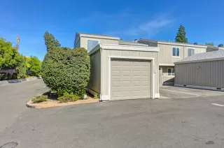 Photo #3: 225086076 Listing 