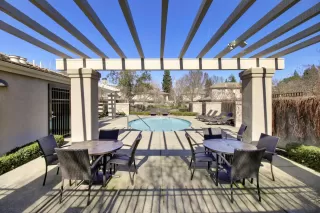 Photo #3: 225086476 Listing