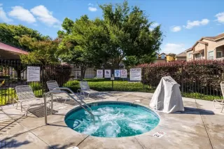 Photo #2: 225086964 Listing 