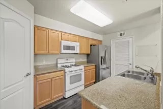 Photo #4: 225086964 Listing 