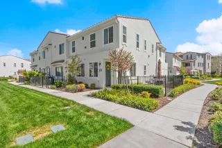 Photo #5: 225087334 Listing