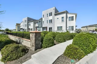 Photo #3: 225087909 Listing