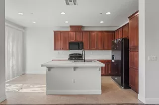 Photo #4: 225088200 Listing