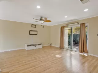 Photo #4: 225088590 Listing