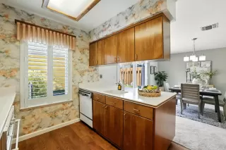 Photo #6: 225089722 Listing 