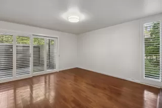 Photo #2: 225091435 Listing