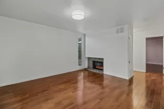 Photo #4: 225091435 Listing