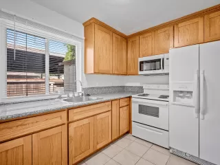 Photo #5: 225091817 Listing 
