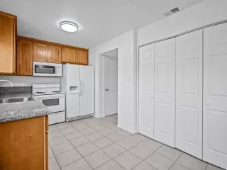 Photo #6: 225091817 Listing 