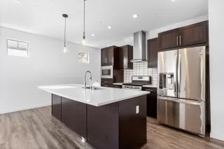 Photo #3: 225092179 Listing