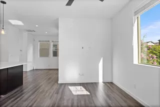 Photo #5: 225092179 Listing