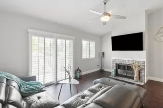 Photo #2: 225092342 Listing