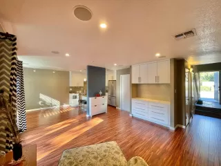 Photo #4: 225092605 Listing 