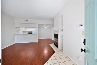 Photo #5: 225093208 Listing