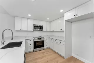 Photo #2: 225093578 Listing
