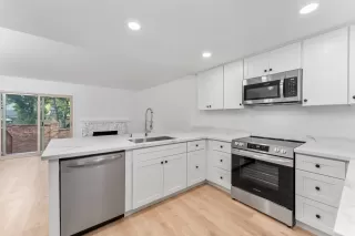Photo #3: 225093578 Listing