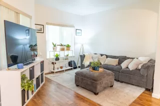 Photo #3: 225093857 Listing