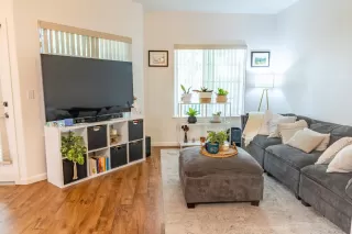 Photo #4: 225093857 Listing