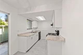 Photo #5: 225094555 Listing