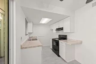 Photo #6: 225094555 Listing