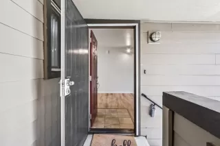 Photo #5: 225094713 Listing