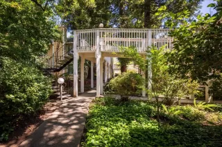 Photo #2: 225094852 Listing