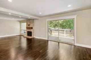 Photo #5: 225095408 Listing