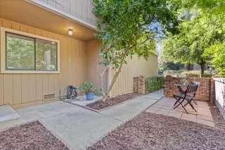 Photo #3: 225095411 Listing