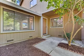 Photo #4: 225095411 Listing