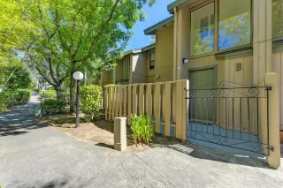 Photo #2: 225095661 Listing